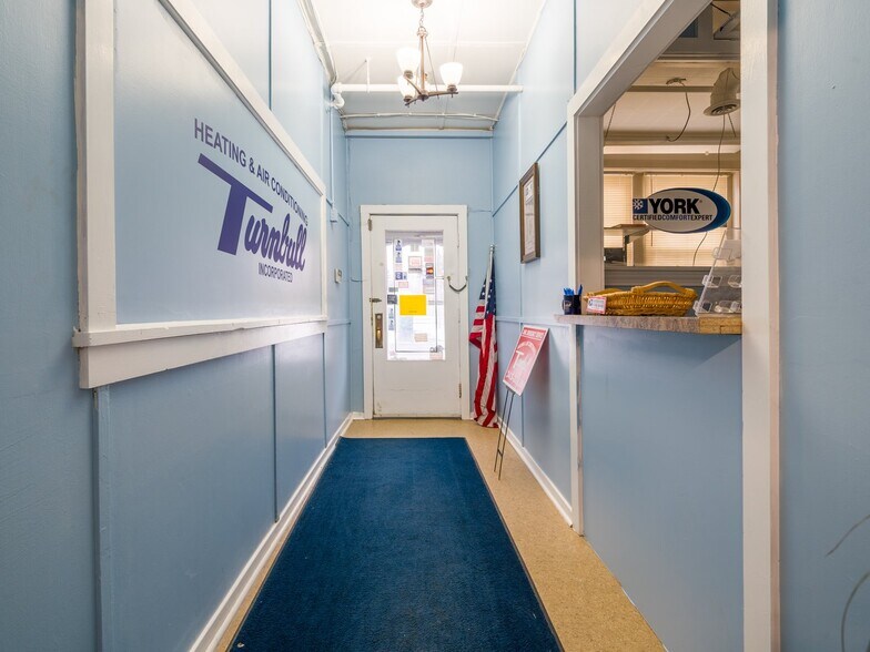 More Photos Of 50 Franklin St, Batavia Flex For Sale