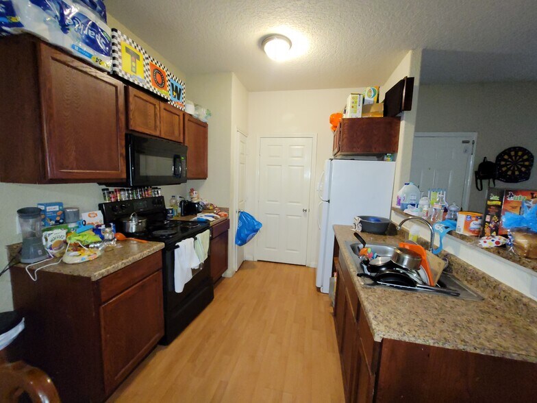 More Photos Of 10911 Baltic St, San Antonio Apartments For Sale