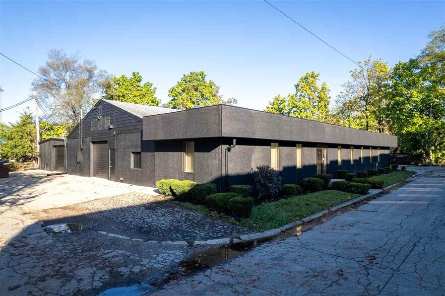 More Photos Of 616 NW 1st St, Richmond Industrial For Sale