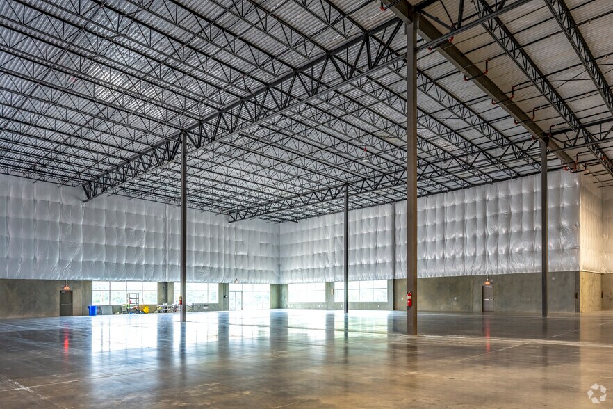 More Photos Of 6401 Foxley Rd, Upper Marlboro Distribution For Lease