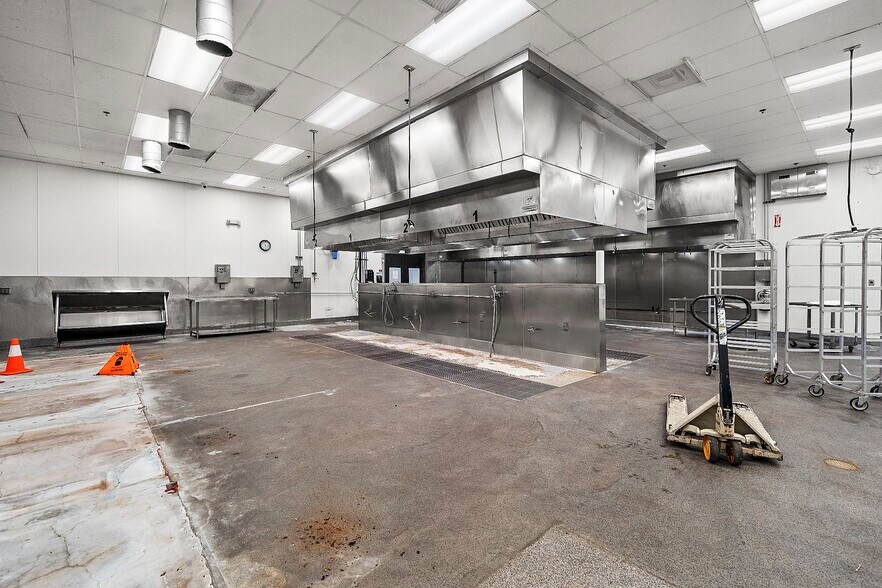 More Photos Of 333 N Euclid Way, Anaheim Food Processing For Lease