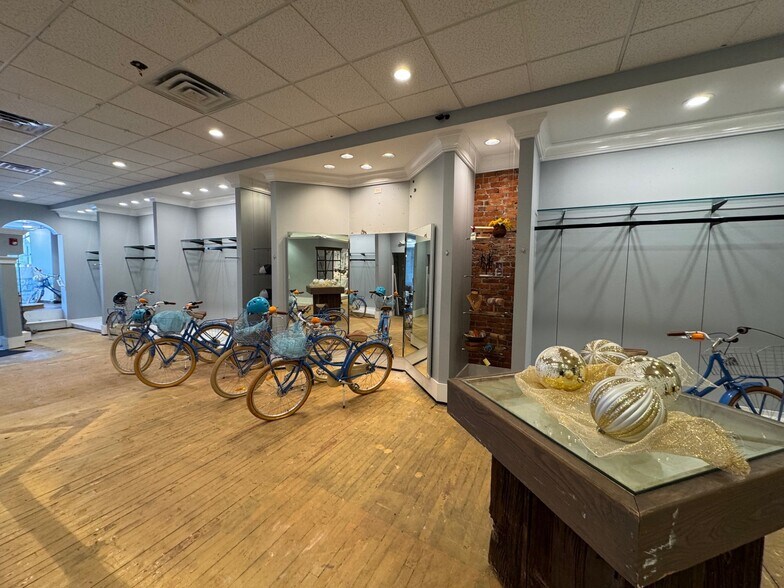 More Photos Of 319 York Rd, Jenkintown Storefront Retail Office For Lease