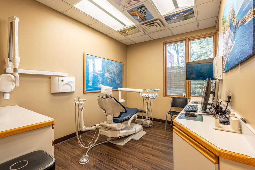More Photos Of 950 N York Rd, Hinsdale Medical For Sale