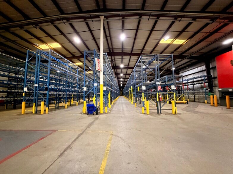 More Photos Of 3900 S Cicero Ave, Cicero Warehouse For Lease
