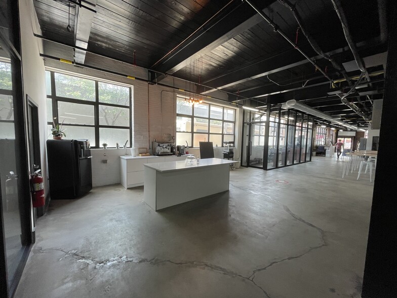 More Photos Of 218 Newell St, Brooklyn Manufacturing For Lease