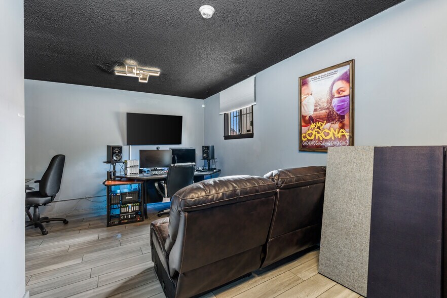 More Photos Of 3642 W 139th St, Hawthorne Movie Radio TVStudio For Lease