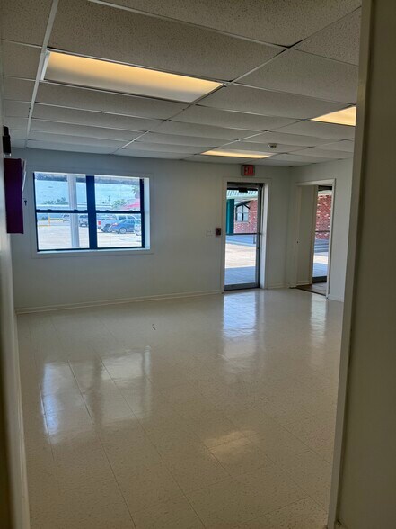 More Photos Of 187 Monarch Dr, Houma Warehouse For Lease