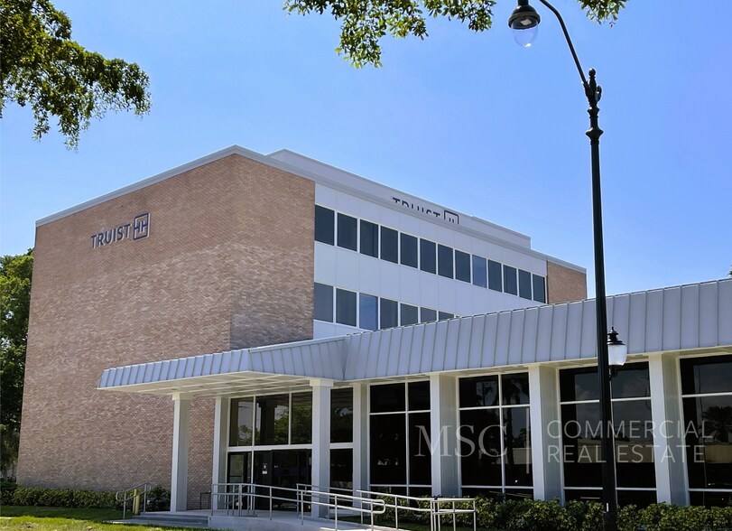 Primary Photo Of 200 Nokomis Ave S, Venice Office For Lease