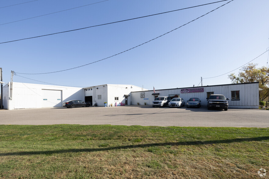 Primary Photo Of 1004 N River Dr, North Mankato Warehouse For Sale