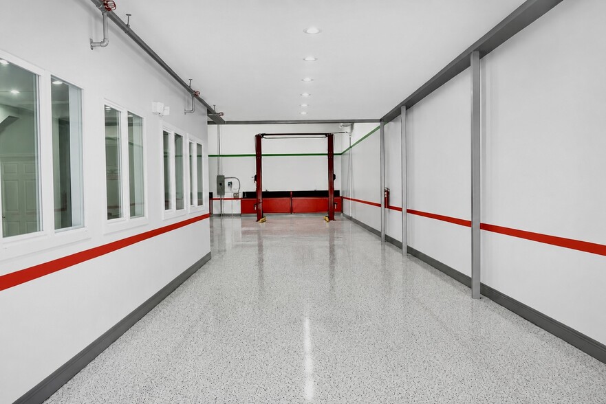 More Photos Of 4188 Westroads Dr, Riviera Beach Warehouse For Lease