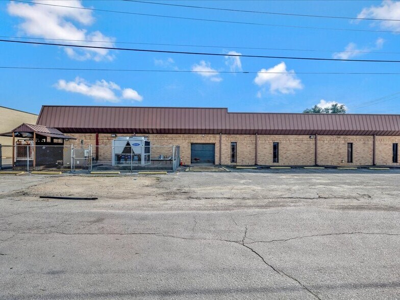 More Photos Of 202 N Angelina Ave, Lufkin Office For Sale