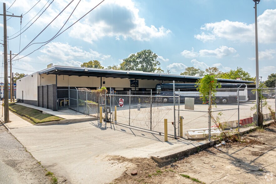 More Photos Of 1253 Florida St, Baton Rouge Truck Terminal For Sale