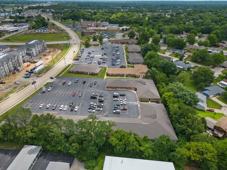 More Photos Of 3910 S Old Highway 94, Saint Charles Unknown For Lease