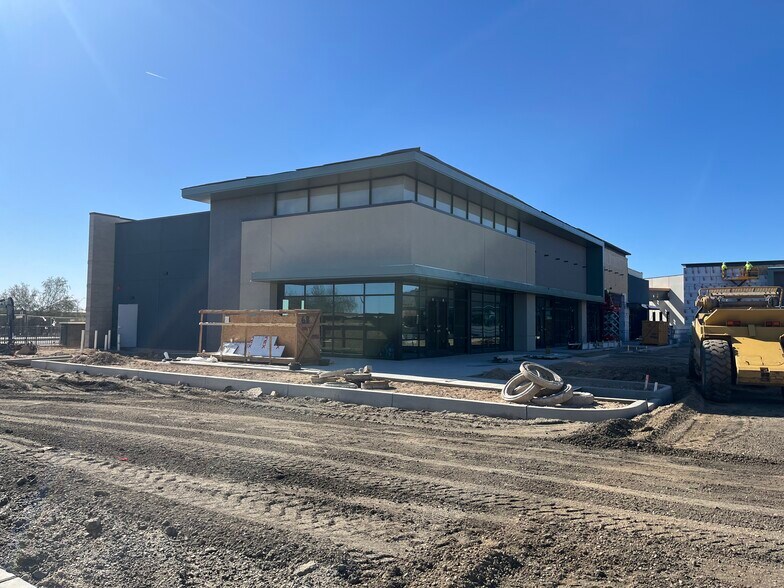 More Photos Of Verrado Way & I-10, Buckeye Unknown For Lease