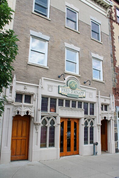 More Photos Of 267 Greenwich Ave, Greenwich General Retail For Lease