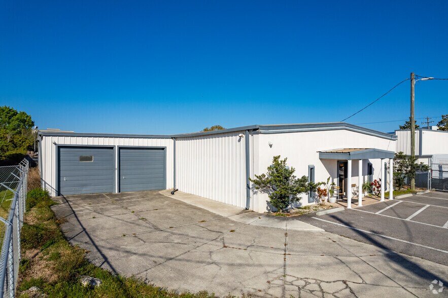 Primary Photo Of 7808 Depot Ln, Tampa Light Distribution For Lease