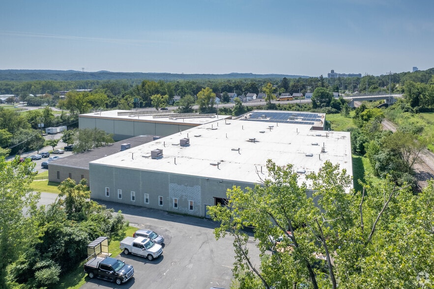 More Photos Of 12 Elmwood Rd, Menands Distribution For Lease