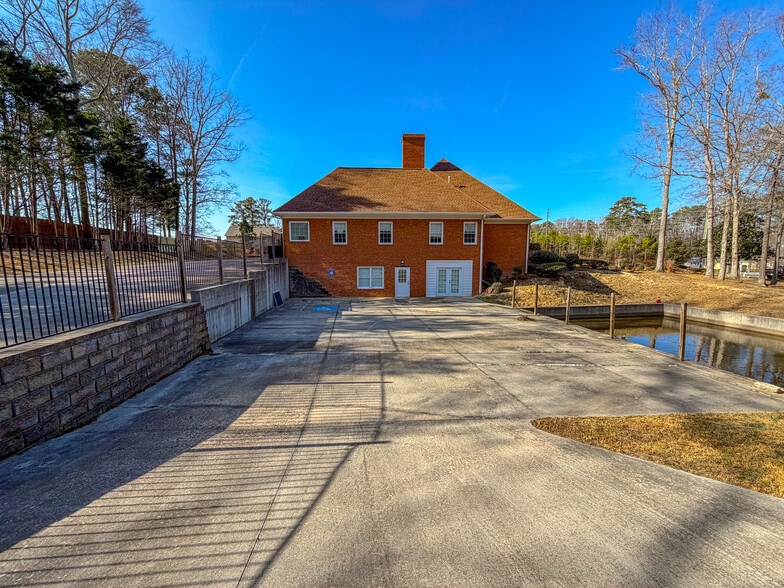 More Photos Of 2100 Gravel Springs Rd, Buford Medical For Lease