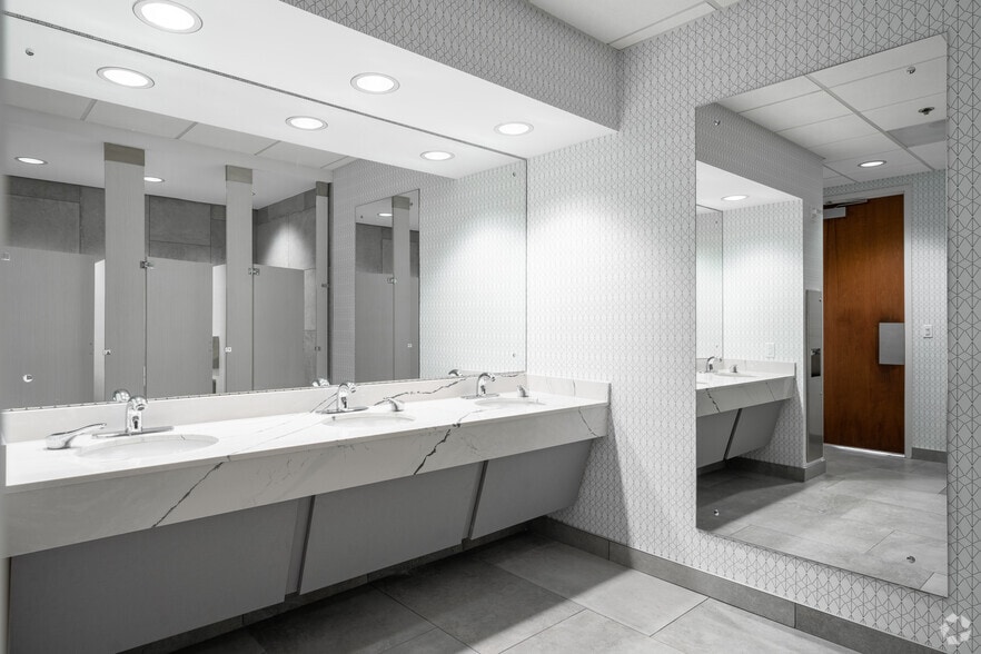 More Photos Of 1300 Parkwood Cir SE, Atlanta Office For Sale