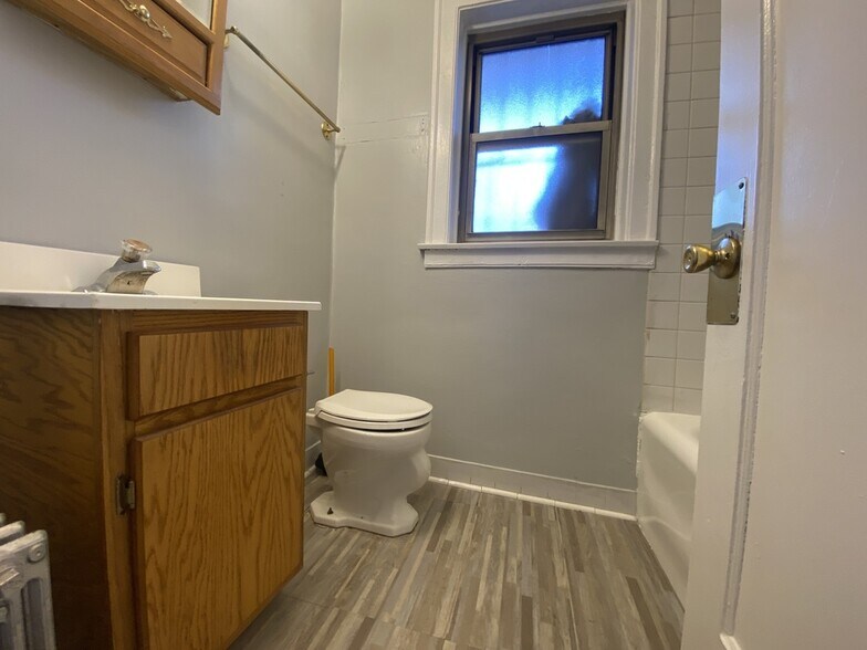 More Photos Of 7800 S Colfax Ave, Chicago Apartments For Sale