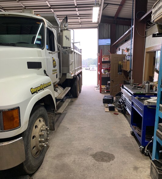 More Photos Of 15844 State Highway 31 W, Tyler Truck Terminal For Lease