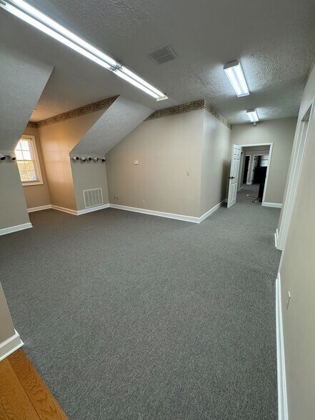 More Photos Of 1369 W Andrew Johnson Hwy, Morristown Medical For Lease