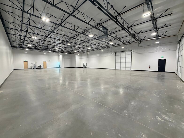 More Photos Of 7320 E Pecos Rd, Mesa Warehouse For Sale