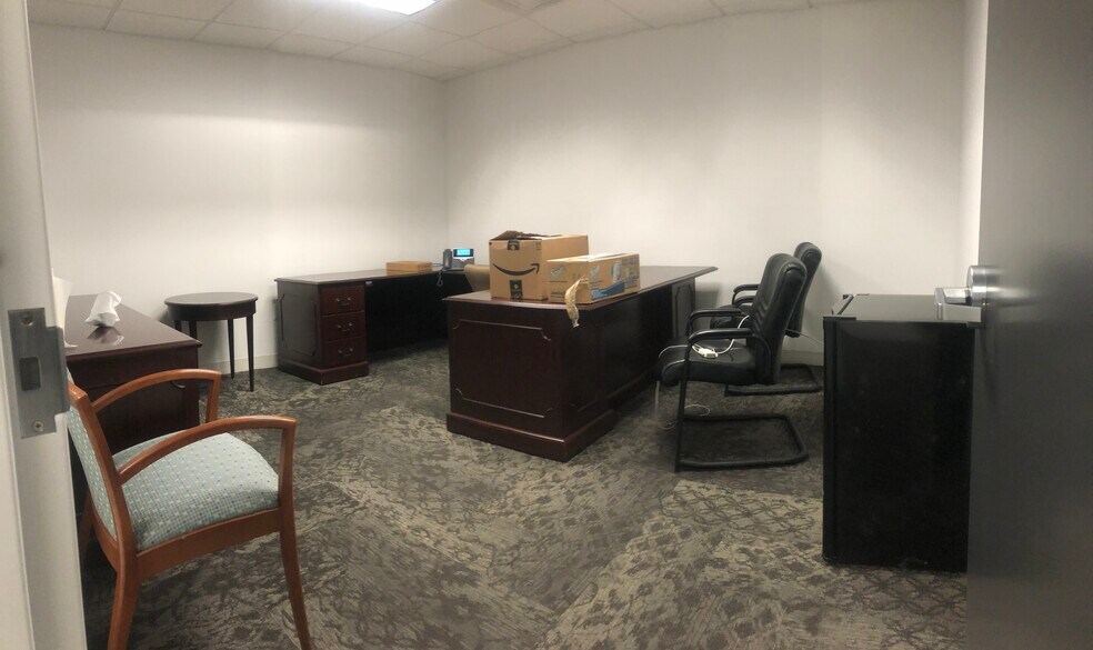 More Photos Of 7900 Tanners Gate Ln, Florence Office For Lease