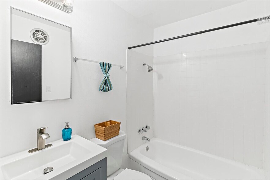 More Photos Of 855 Liberty St, El Cerrito Apartments For Sale