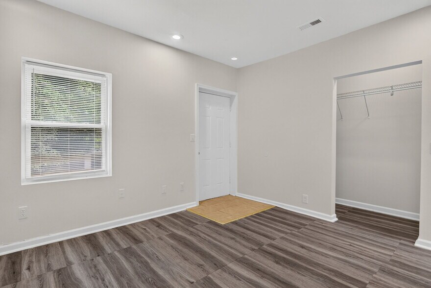 More Photos Of 1908 M St NE, Washington Apartments For Sale
