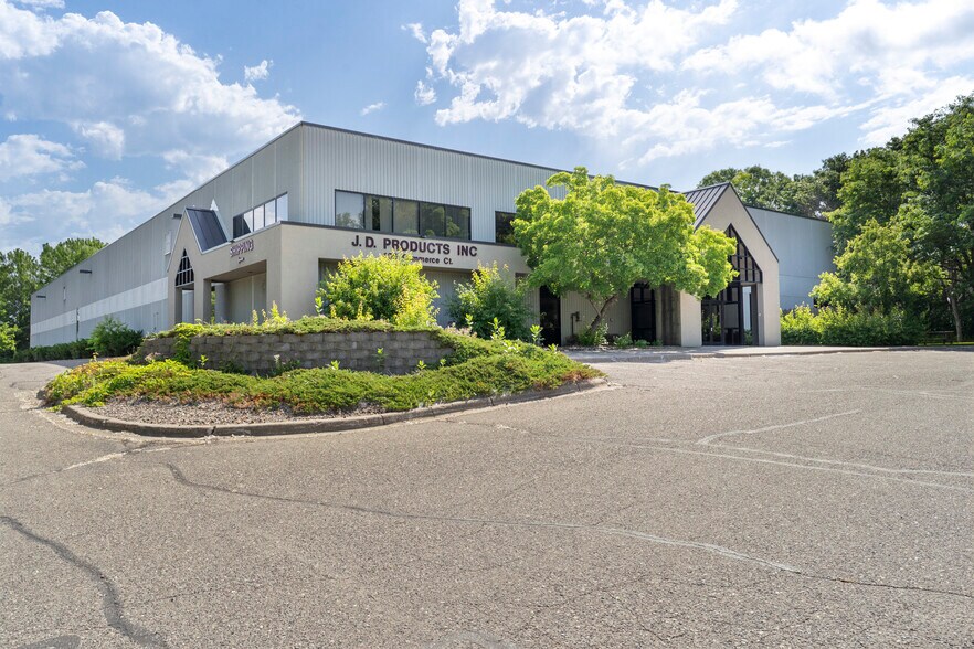 More Photos Of 405 Commerce Ct, Vadnais Heights Manufacturing For Sale