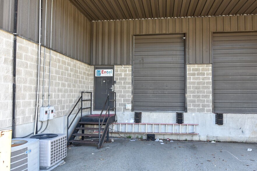 More Photos Of 230 West Parkway, Pompton Plains Flex For Sale