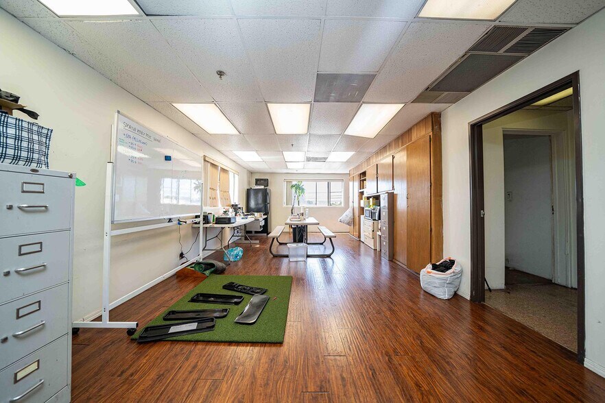 More Photos Of 4383 Fruitland Ave, Vernon Manufacturing For Sale