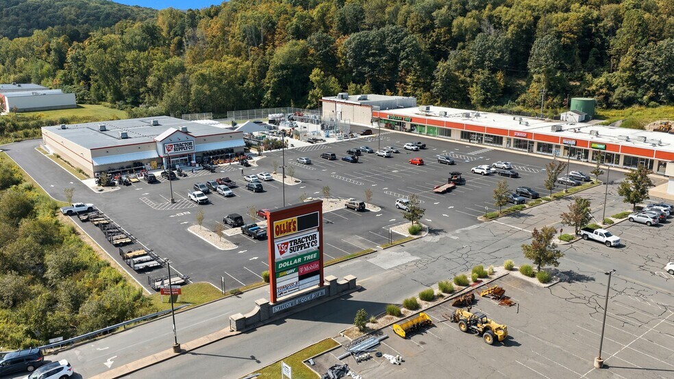 Primary Photo Of 380 New Hartford Rd, Barkhamsted Storefront For Lease