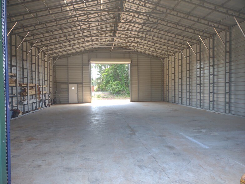 More Photos Of 1679 Atlanta Hwy SE, Statham Warehouse For Lease