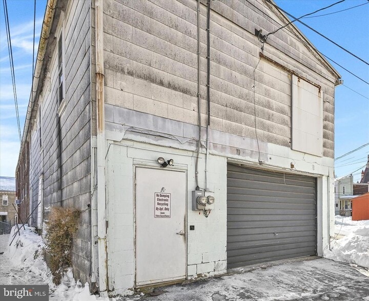More Photos Of 325 W Main St, Kutztown Storefront Retail Residential For Lease