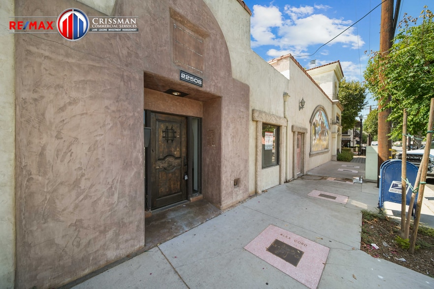 Primary Photo Of 22508 Market St, Santa Clarita Storefront Retail Office For Lease