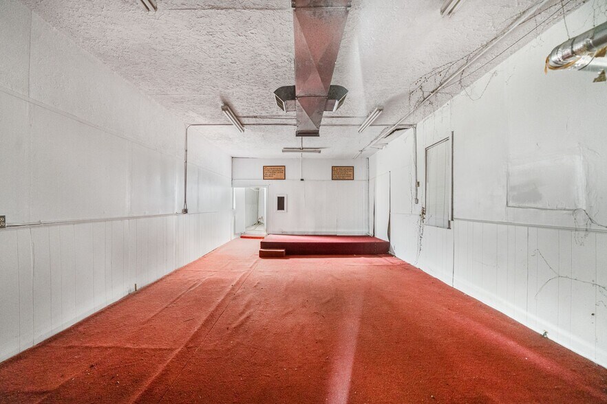 More Photos Of 1039 Dixie Hwy, Louisville Flex For Sale