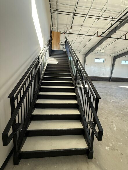 More Photos Of 20723 Brinson Blvd, Bend Light Manufacturing For Lease