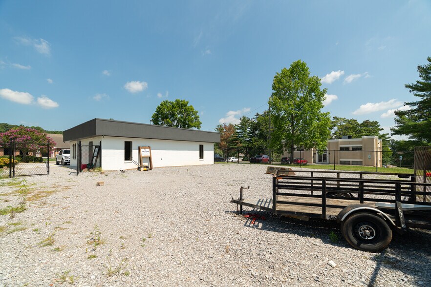 More Photos Of 6908 Office Park Cir, Knoxville Medical For Sale