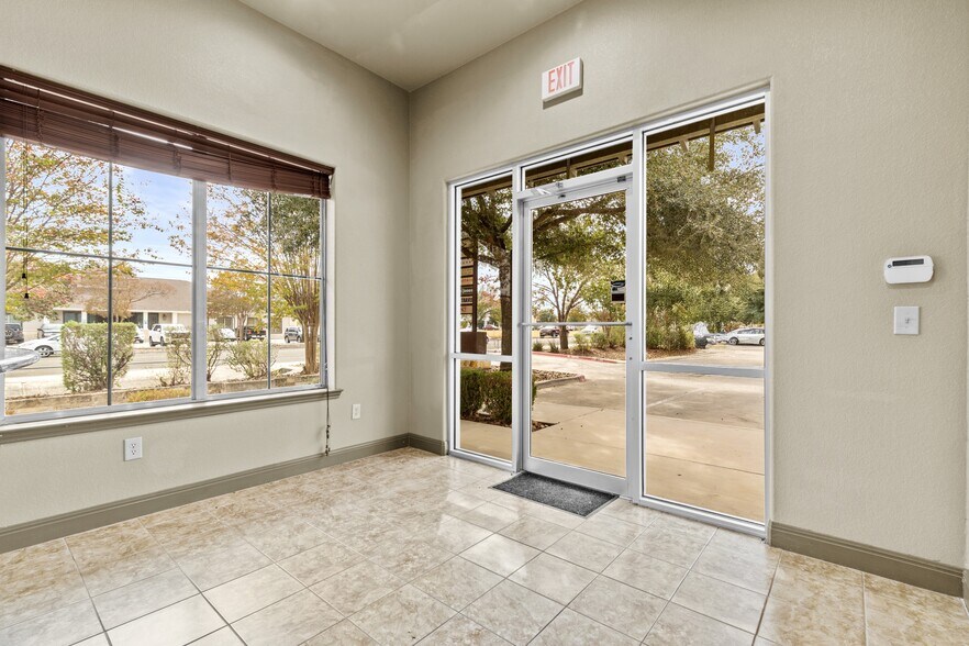More Photos Of 1920 Corporate Dr, San Marcos Loft Creative Space For Lease