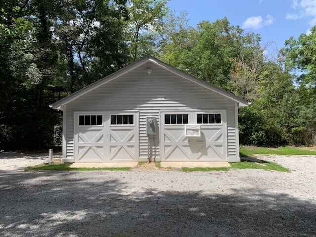More Photos Of 710 Cedar, Summerville Loft Creative Space For Lease