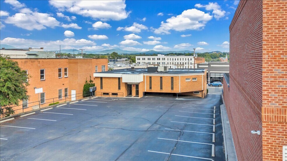 More Photos Of 356-358 Campbell Ave NW, Roanoke Office For Sale
