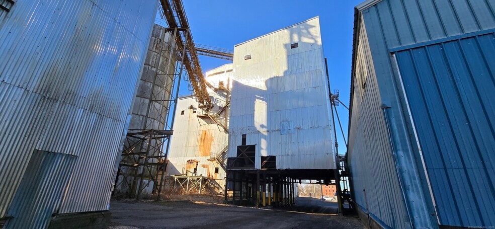 More Photos Of 46 Apel Pl, Manchester Warehouse For Sale