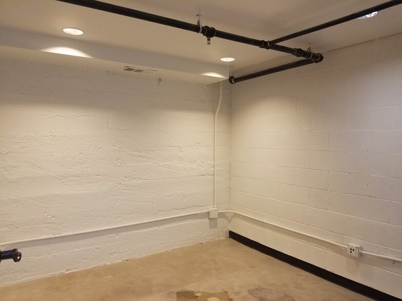 More Photos Of 300 S Raymond Ave, Pasadena Loft Creative Space For Lease