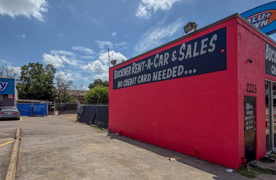 More Photos Of 2228 S Buckner Blvd, Dallas Freestanding For Lease