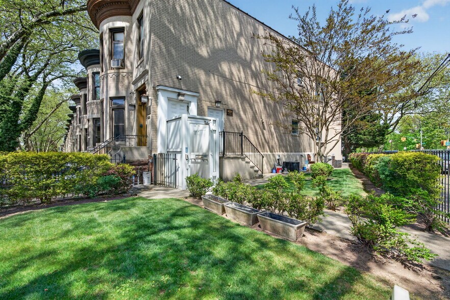 More Photos Of 655 76th St, Brooklyn Healthcare For Sale