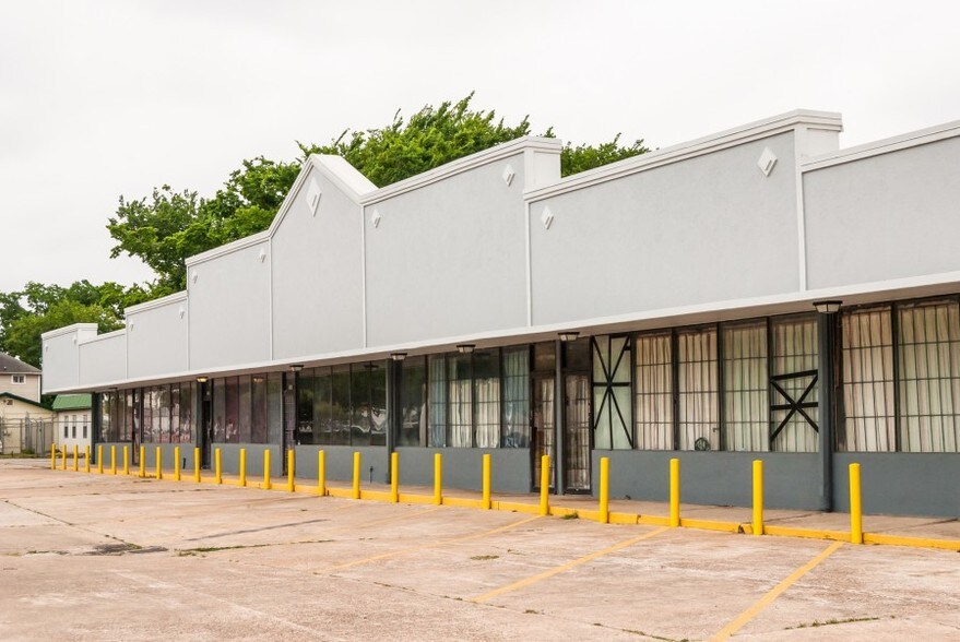 More Photos Of 5602-5608 Pinemont Dr, Houston Storefront Retail Office For Lease