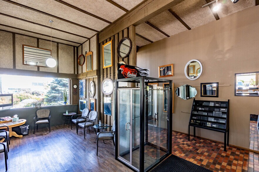 More Photos Of 2115 NE 3rd St, Bend Auto Repair For Sale