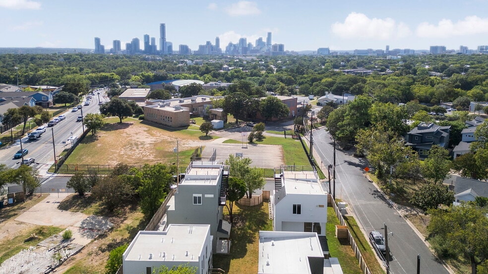More Photos Of 1167-1169 Bedford St, Austin Apartments For Sale